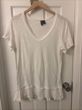 Women's White V-Neck Short Sleeve Ruffle-Hem Tee